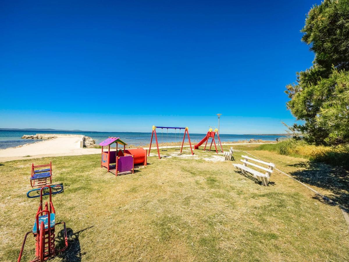 Holiday Home Tone By Interhome Privlaka  Exteriör bild